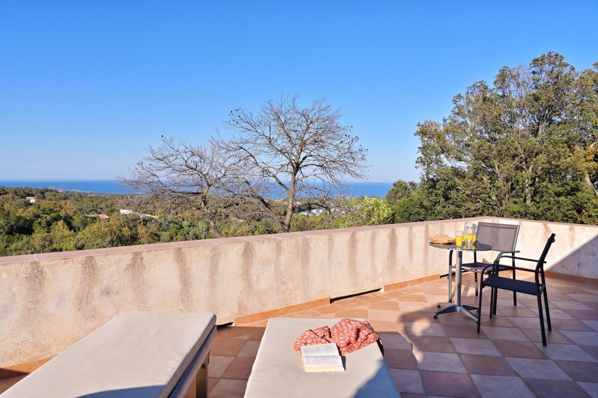 Domaine Punta Della Guardia Villa Vue Mer Dans Nature Protegee, Plage A 1,5 Km セルヴィオーヌ エクステリア 写真